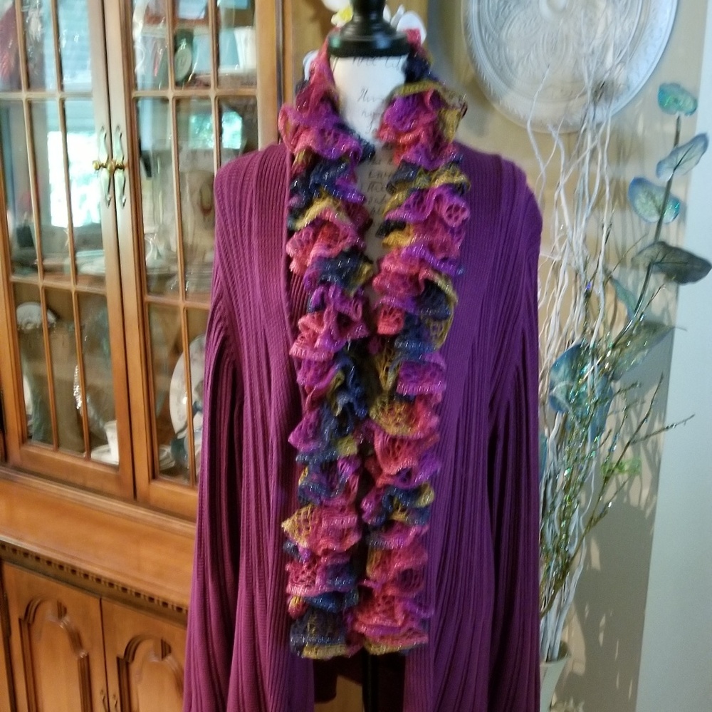 GORGEOUS HANDMADE Ruffle Scarf - Picture 2 of 2